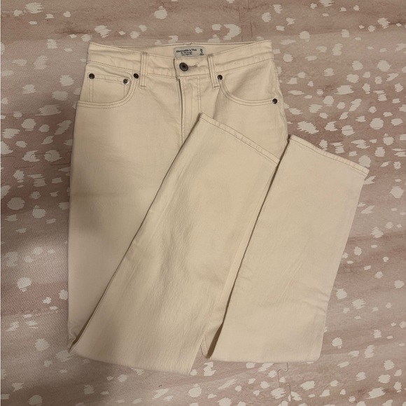 Abercrombie & Fitch Women's Cream Ultra High Rise 90s Straight Jeans - Picture 2 of 3